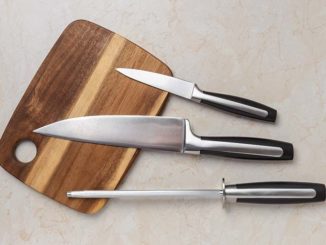 Knives: Sharpen Your Knowledge from Blade to Block | Food & Nutrition Magazine | Volume 9, Issue 5