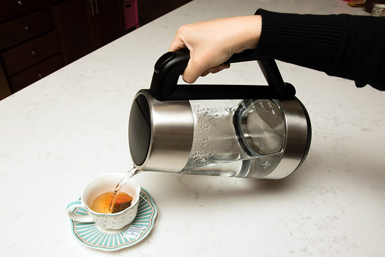 https://foodandnutrition.org/wp-content/uploads/Electric-Kettle-Boils-Down-to-a-Quality-Upscale-Appliance-780x520.jpg