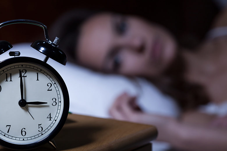 Nighttime snacking promotes vicious cycle of sleeplessness, weight