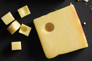 Di' formaggio a 10 deliziose varietà di formaggio duro -
