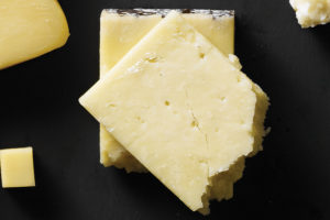 Diremo formaggio a 10 deliziose varietà di formaggio duro -